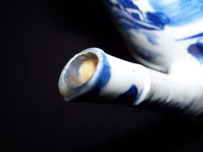 A RARE and diminutive 19th century Chinese Export Porcelain Canton 'Lighthouse' form Coffeepot — image 2